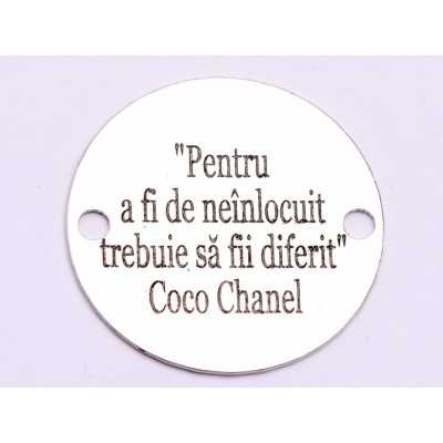 E0708-GS- Link banut argint 925 gravat cu citat Coco Chanel 16.5mm diametru 0.33mm grosime