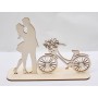 L056- Decoratiune din lemn pentru licheni- Indragostiti cu bicicleta-1 buc