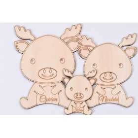 L394-Decupaj din lemn "Familie de reni personalizabila" 25 x15cm - 1 buc