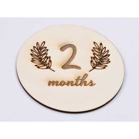 L637-Decoratiune cerc lemn "2 month" 13cm- 1 buc