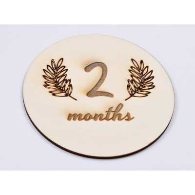 L637-Decoratiune cerc lemn "2 month" 13cm- 1 buc