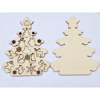 L904- Decoratiune din lemn cu diverse figurine, 14.5x19cm - 1 buc