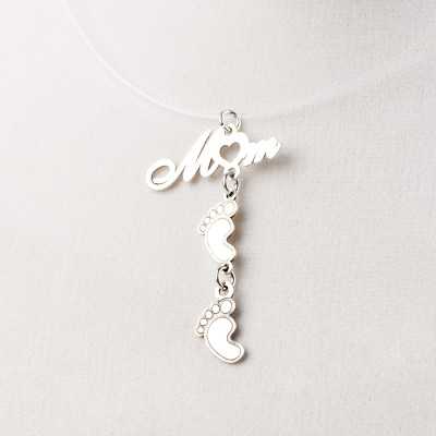 Colier cu decupaje din argint - "Mom" si talpite