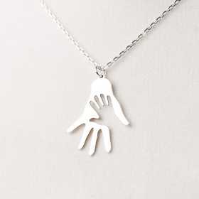 Colier din argint cu decupaj maini