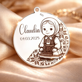 S163-G Pandant de 22mm din argint pentru botez - Port traditional (fată)