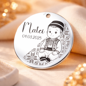 S162-G Pandant de 22mm din argint pentru botez - Port traditional (băiat)