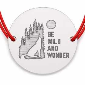 Brățară argint 925 cu bănuț lup, pădure și mesajul Be Wild and Wonder, șnur reglabil — cadou pentru aventurieri B-E0782