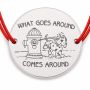 Brățară argint 925 cu bănuț cățel, hidrant și mesajul What Goes Around Comes Around, șnur reglabil — cadou haios B-E1308