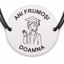 Brățară argint 925 cu bănuț gravat doamna învățătoare cu tocă de absolvire, șnur negru reglabil — R0311