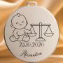 Bănuț de Moț din Argint 925 Personalizat cu Nume și Dată, Bebeluș cu zodia Balanță – 22 mm – S0665