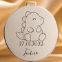 Bănuț de Moț din Argint 925 Personalizat cu Nume și Dată, Pui de dinozaur – 22 mm – S0692