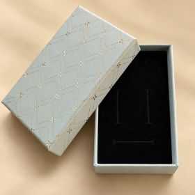 Cutie Cadou Gri Olive cu Model Auriu pentru Bijuterii 8x5x3 cm D146