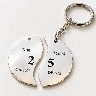 Set Pereche Nunta de Argint din Argint 925 „Două Jumătăți" – Pandantiv și Breloc Gravate, 25 de Ani de Căsătorie, 30 mm – N0036