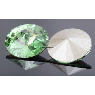 0182-SWAROVSKI ELEMENTS 1122 Peridot Foiled SS29-6mm